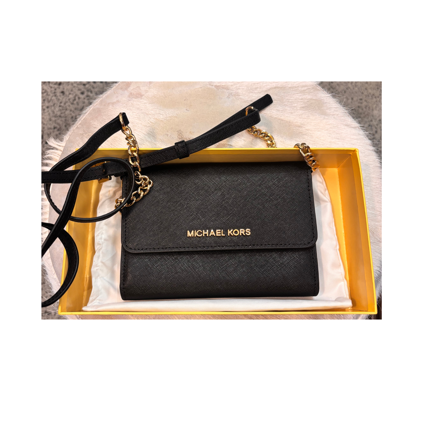 MICHAEL KORS (new) with box black Leather gold hardware Mini Purse R1025