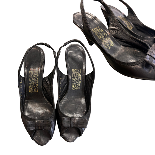 FERAGAMO Vintage Black Leather Strap lack Bow Heels B0725