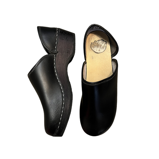 TALLA vintage Black Leather Cloggs R0426